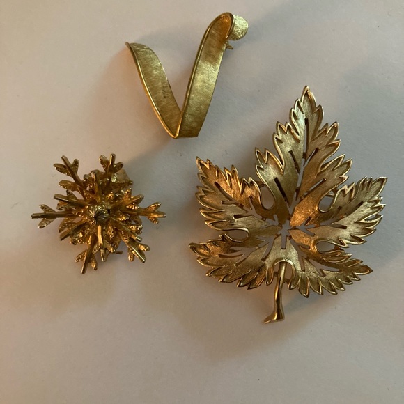 Brooch Bundle Leaf Booch, Snowflake Brooch Tafari V initial Brooch - Picture 6 of 6